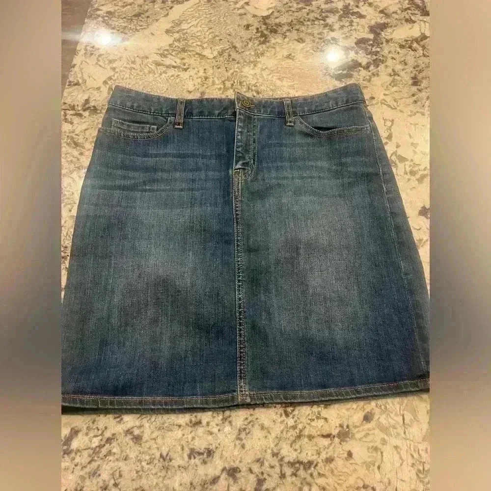 Size 10 vintage Tommy Hilfiger jean‎ skirt